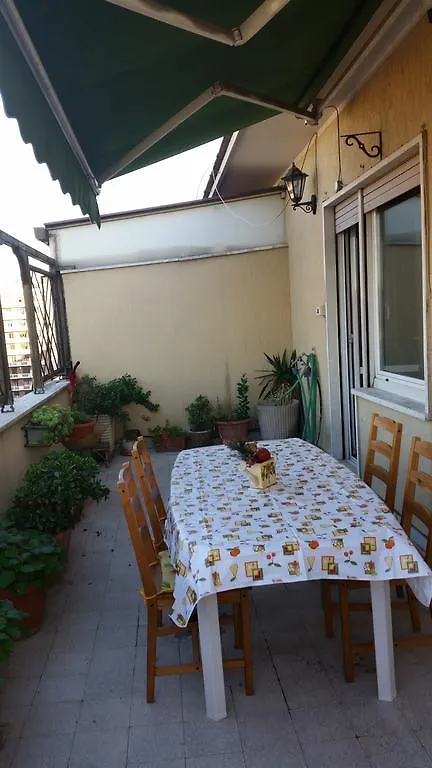 Apartment Girasolereale Rome City Italy